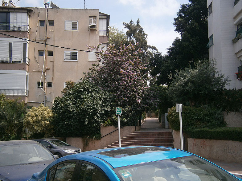 Givatayim. HaMeri street