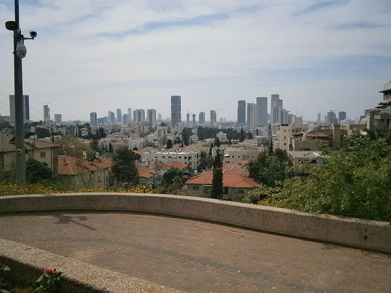 Givatayim. Matzpor Shalom