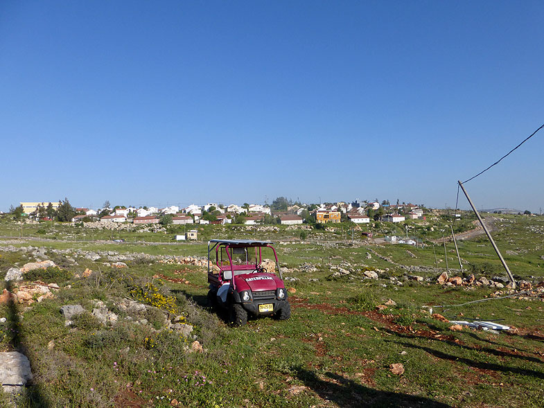 Kfar Tapuach Settlement