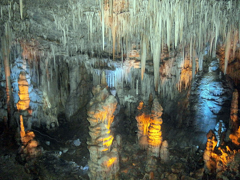 http://netzah.org/images/aretz/stalactite_cave/images/9.jpg
