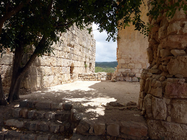Вид со стен крепости Йехиам