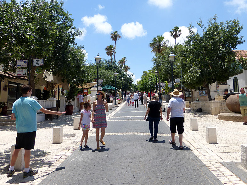 רחוב המייסדים בזכרון יעקב